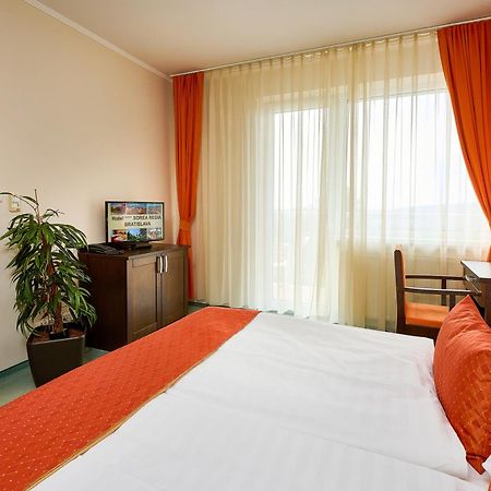 Hotel SOREA REGIA Bratislava Buitenkant foto