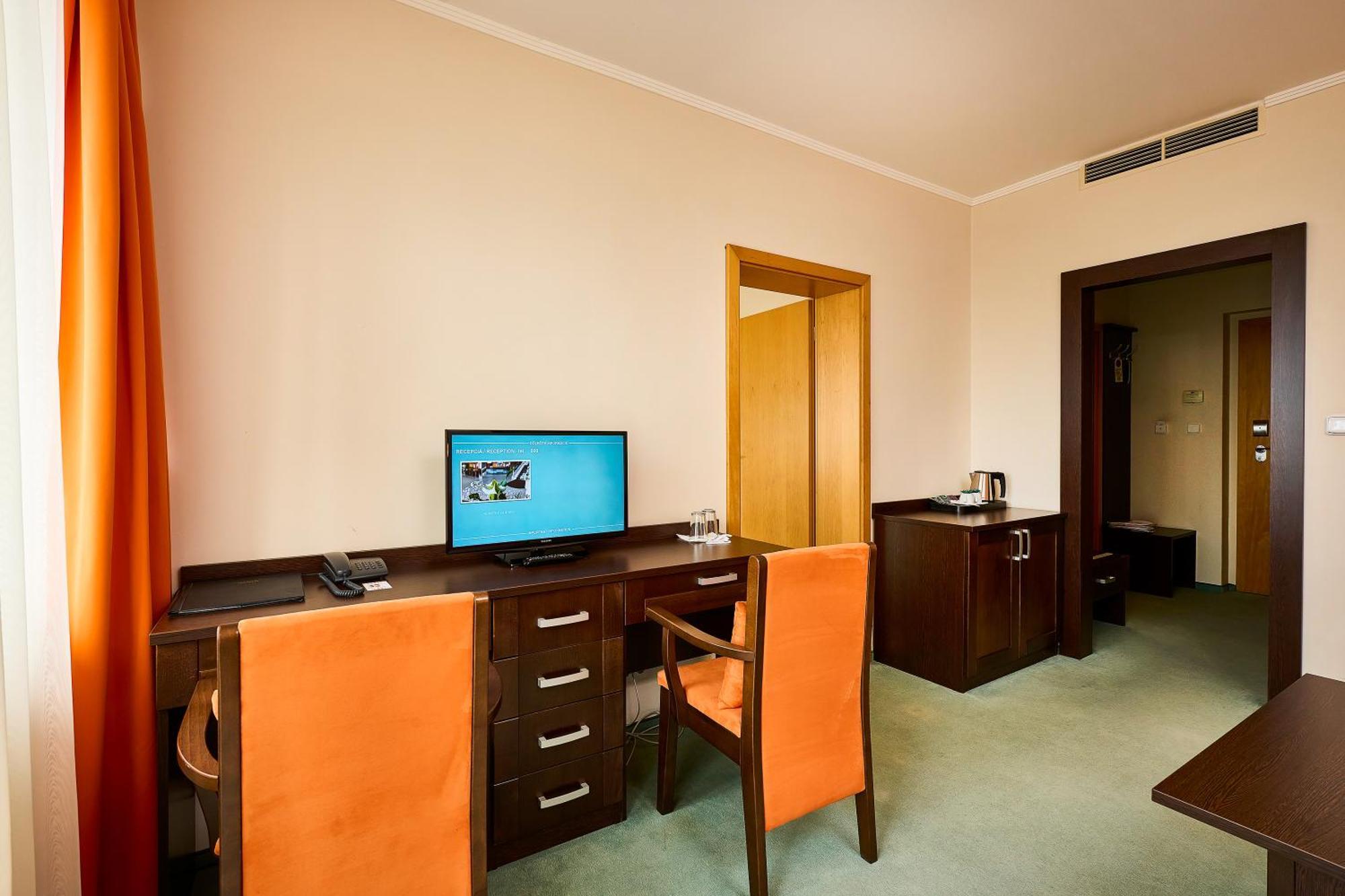 Hotel SOREA REGIA Bratislava Buitenkant foto