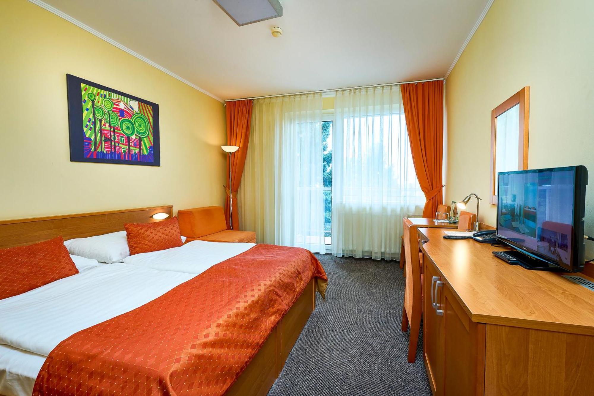 Hotel SOREA REGIA Bratislava Buitenkant foto