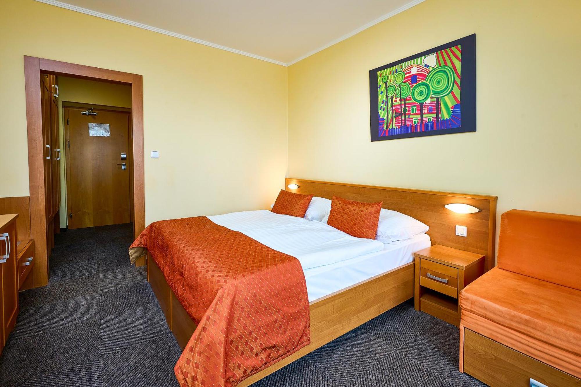 Hotel SOREA REGIA Bratislava Buitenkant foto