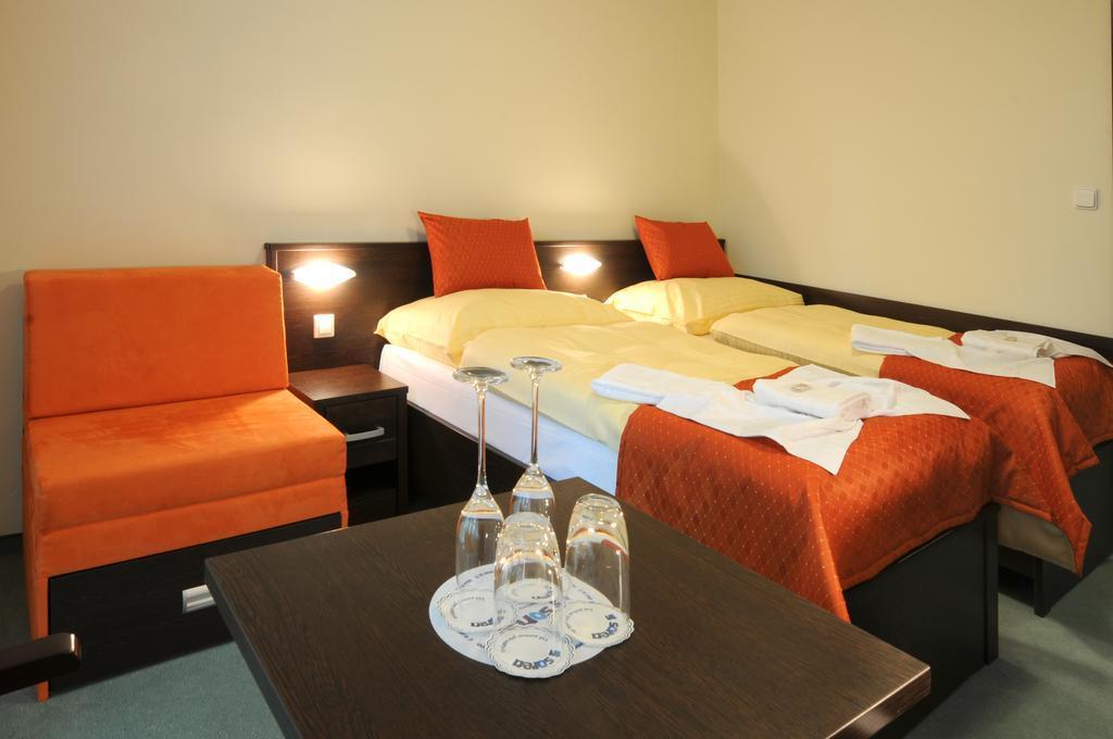 Hotel SOREA REGIA Bratislava Buitenkant foto