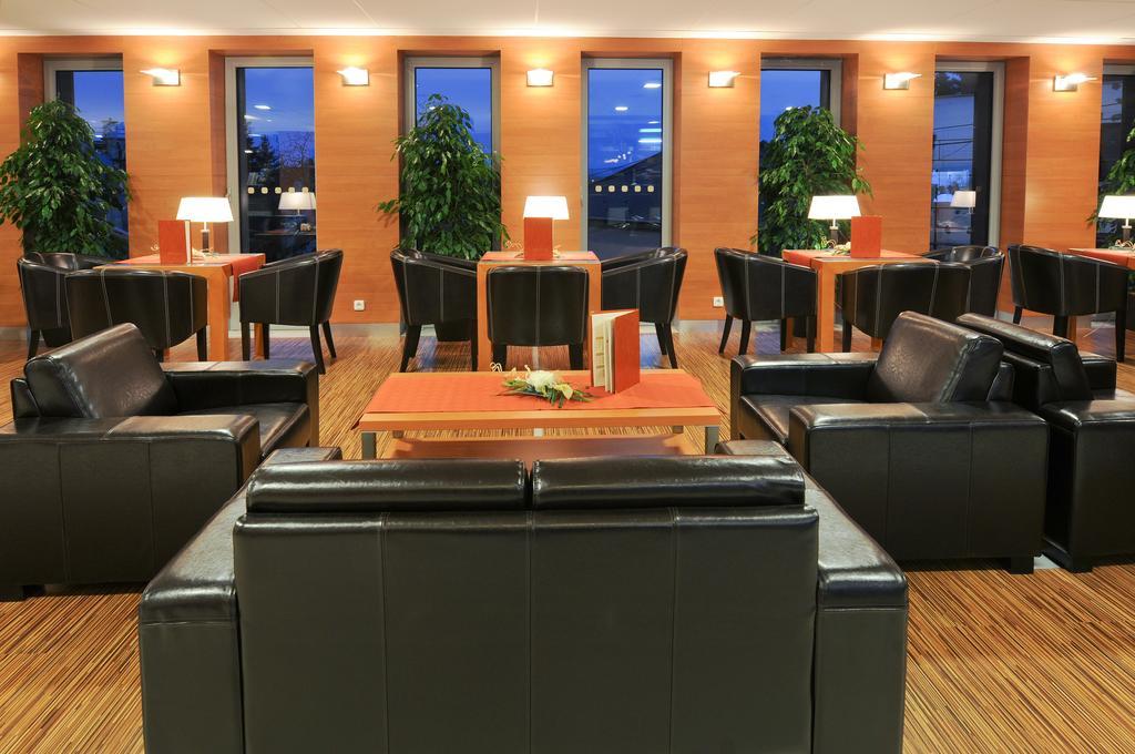 Hotel SOREA REGIA Bratislava Buitenkant foto