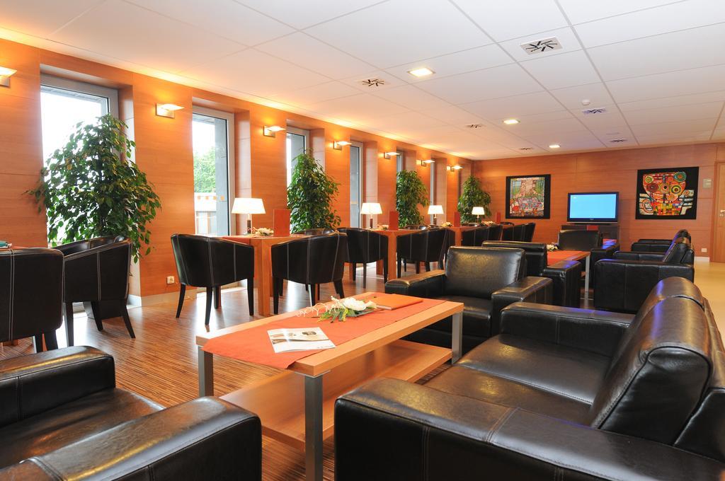 Hotel SOREA REGIA Bratislava Buitenkant foto